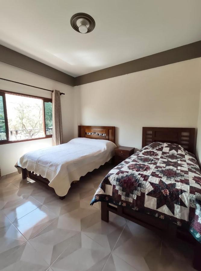 Hostal Dinosaurio Torotoro Buitenkant foto